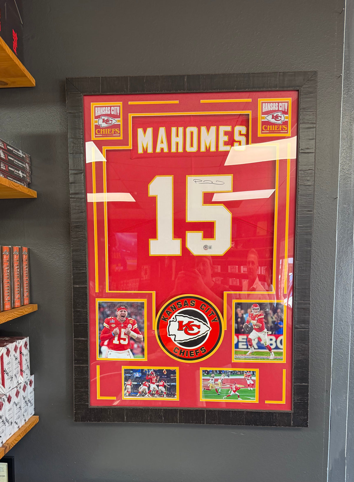 Patrick Mahomes Kansas City Chiefs Framed Signed Jersey (Beckett Authenticated)